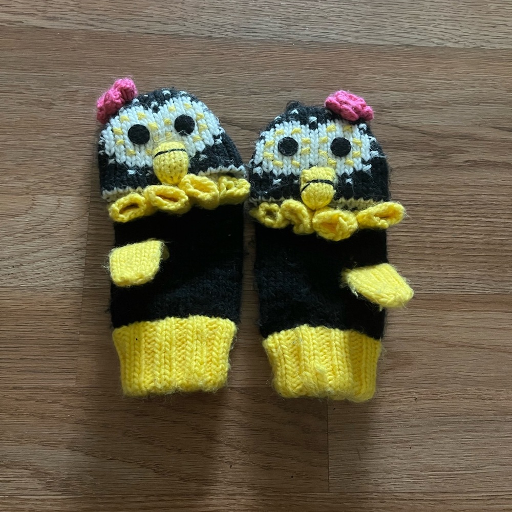 Girls Penguin Flip Top  Knit Gloves One Size - Picture 2 of 2